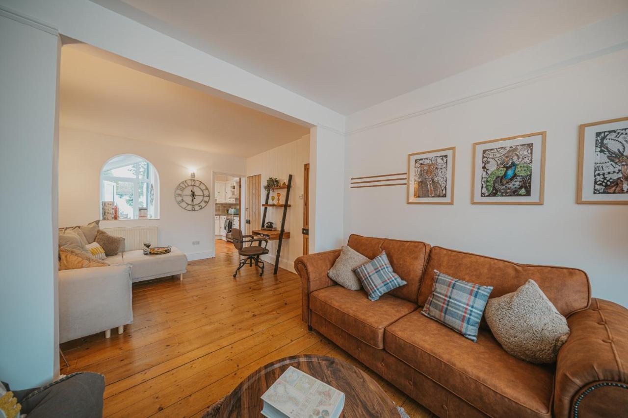 Cotswolds- Homely 2 Bed House With Garden, Wifi - Esho Stays Cirencester Exterior foto